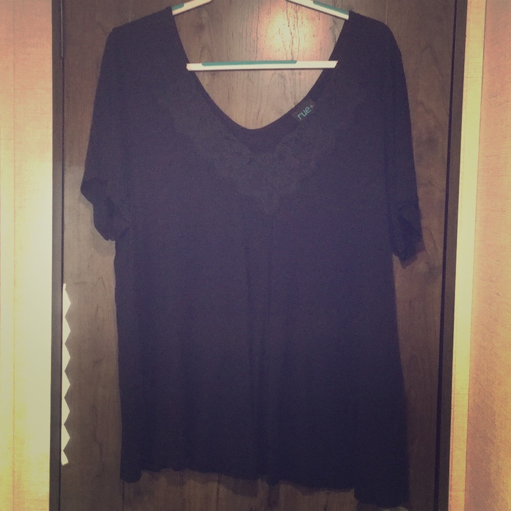 Super soft and comfy top!